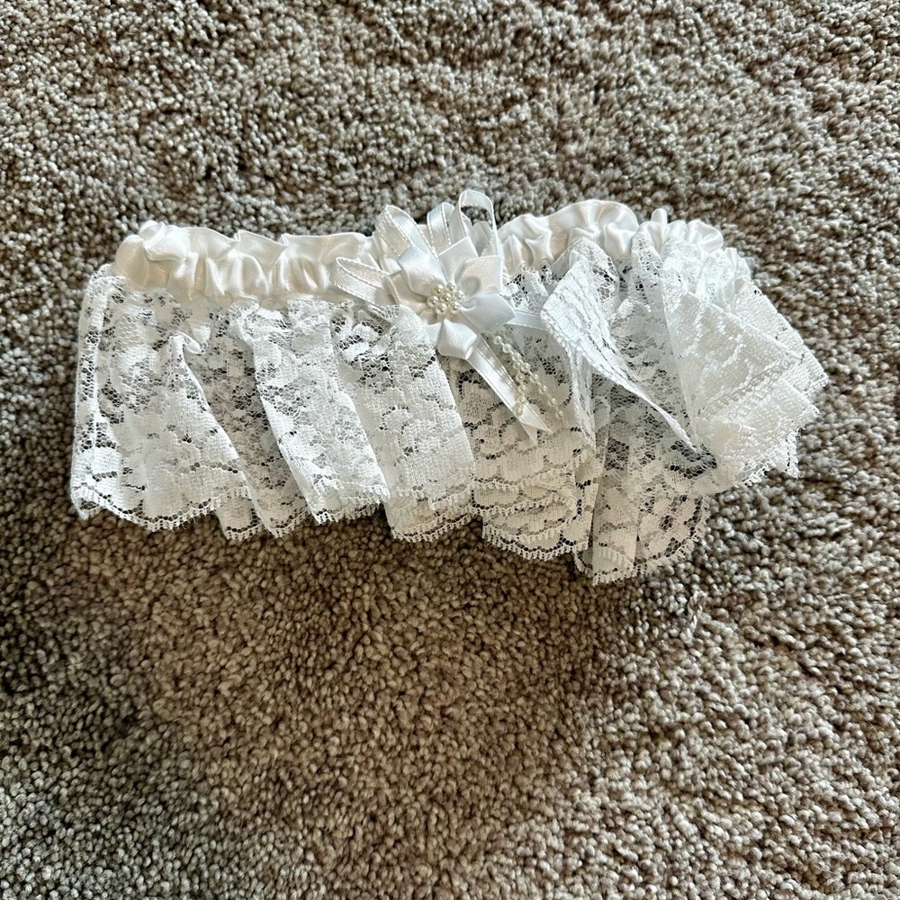 White Lace Garter with Satin Bow
